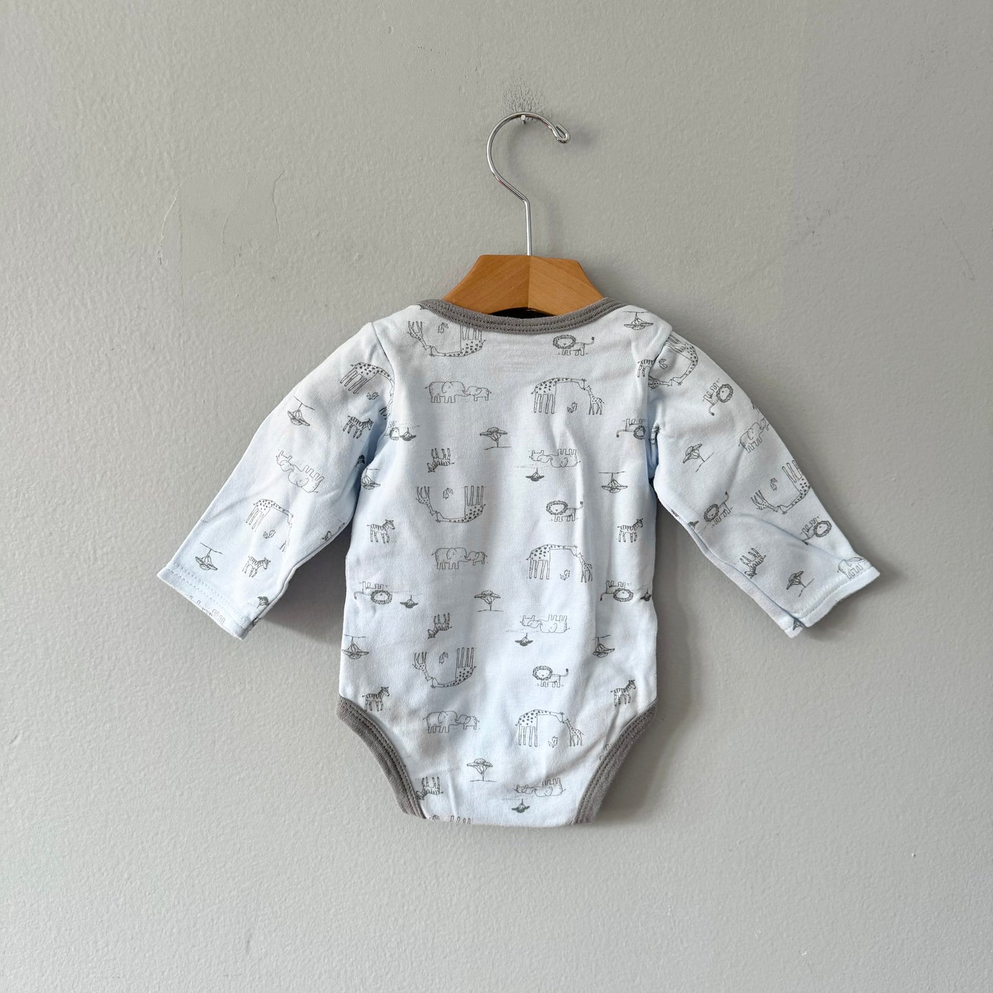 Kyle & Deena	/ Long sleeve onesie / 6-9M