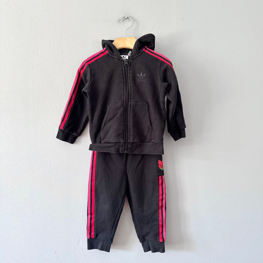 Adidas / Black zip up hoodie & sweatpants set / 12-18M