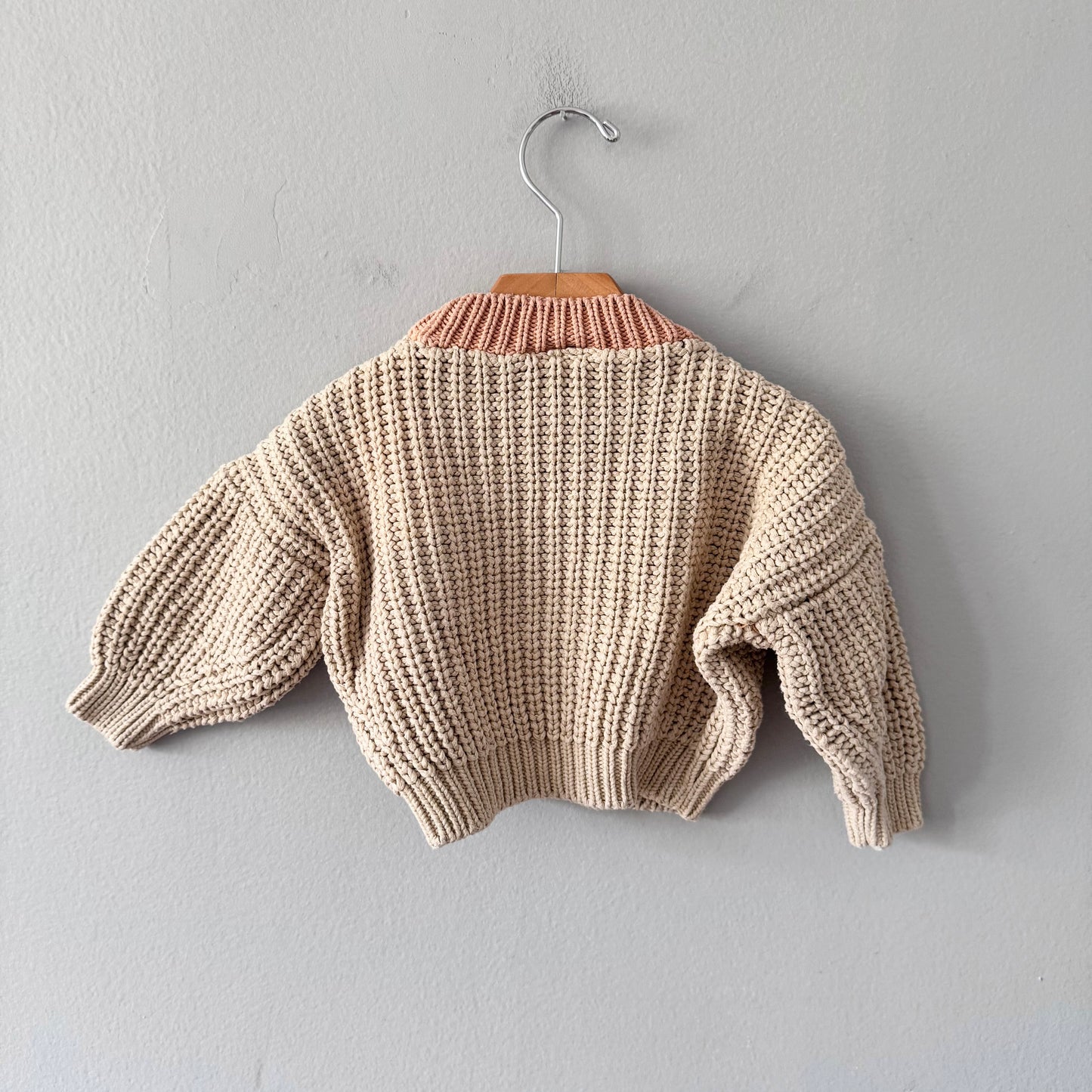 Summer & Storm / Beige ribbed oversized knit pullover / 12-18M