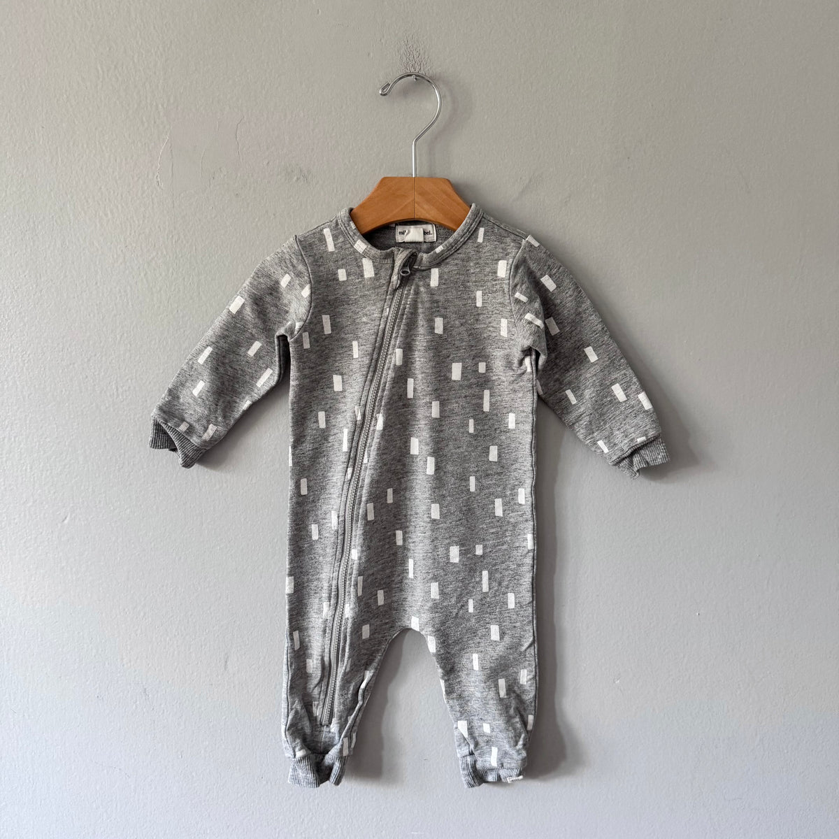 Miles the label / Light grey crew romper / 9M