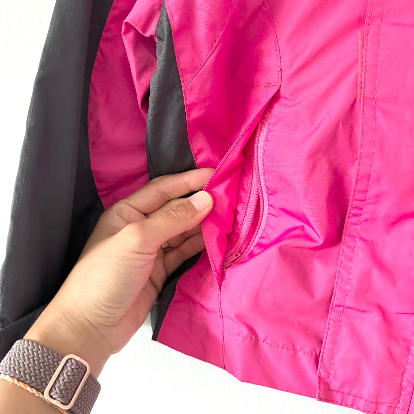 The North Face / Windbreaker - Magenta / 3-4Y