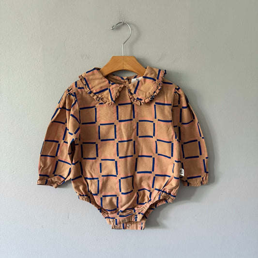 Wynken / Brown onesie with collar / 18M