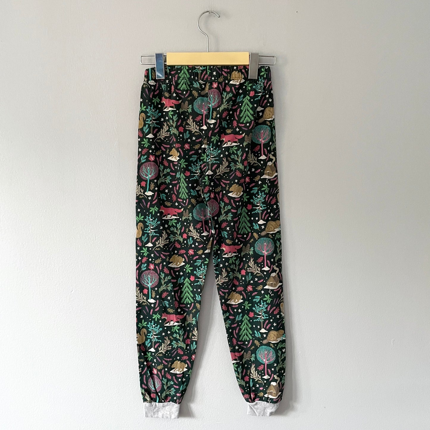 Roots / Dark green animal sleep pants / 7-8Y