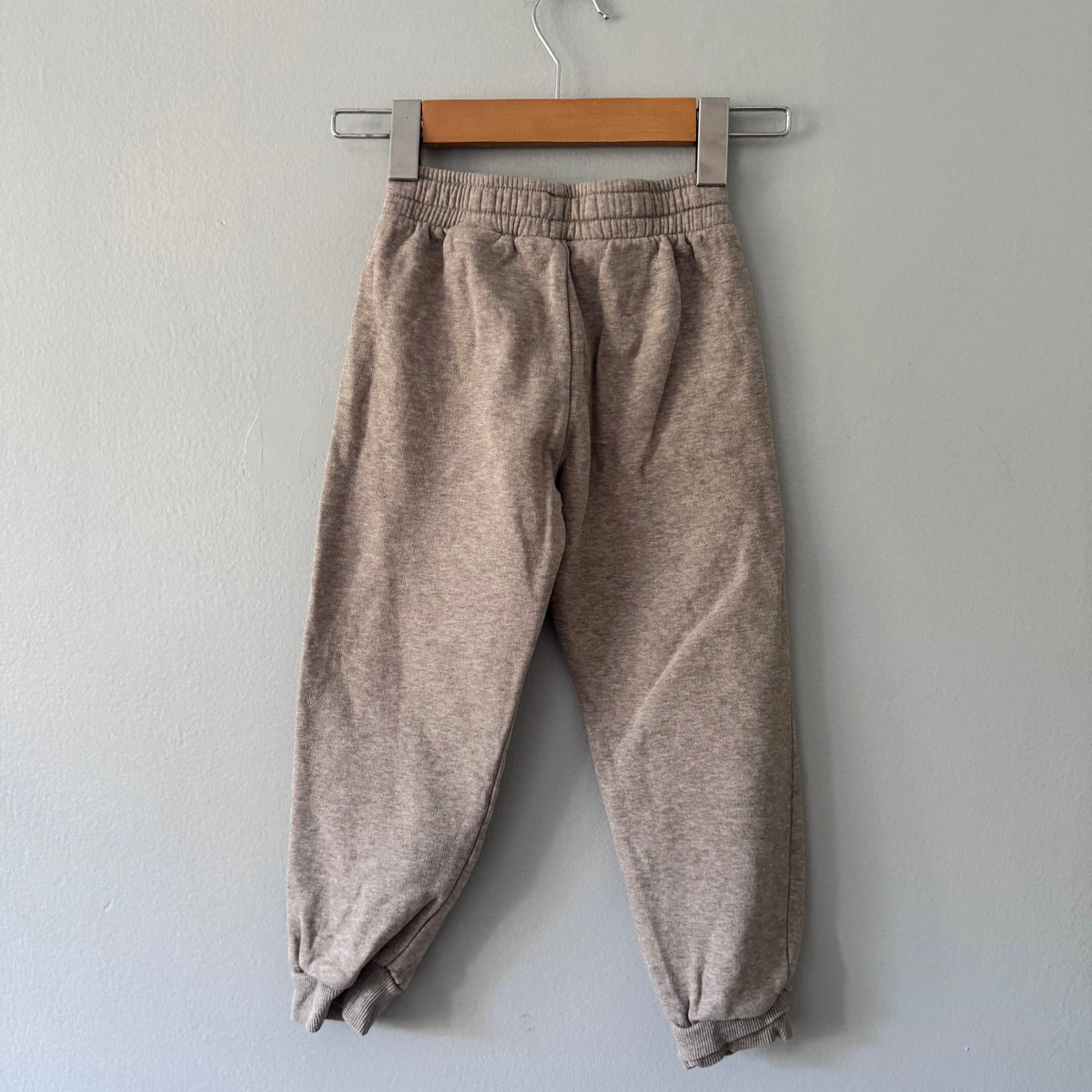 H&M / Light brown sweatpants / 5-6Y