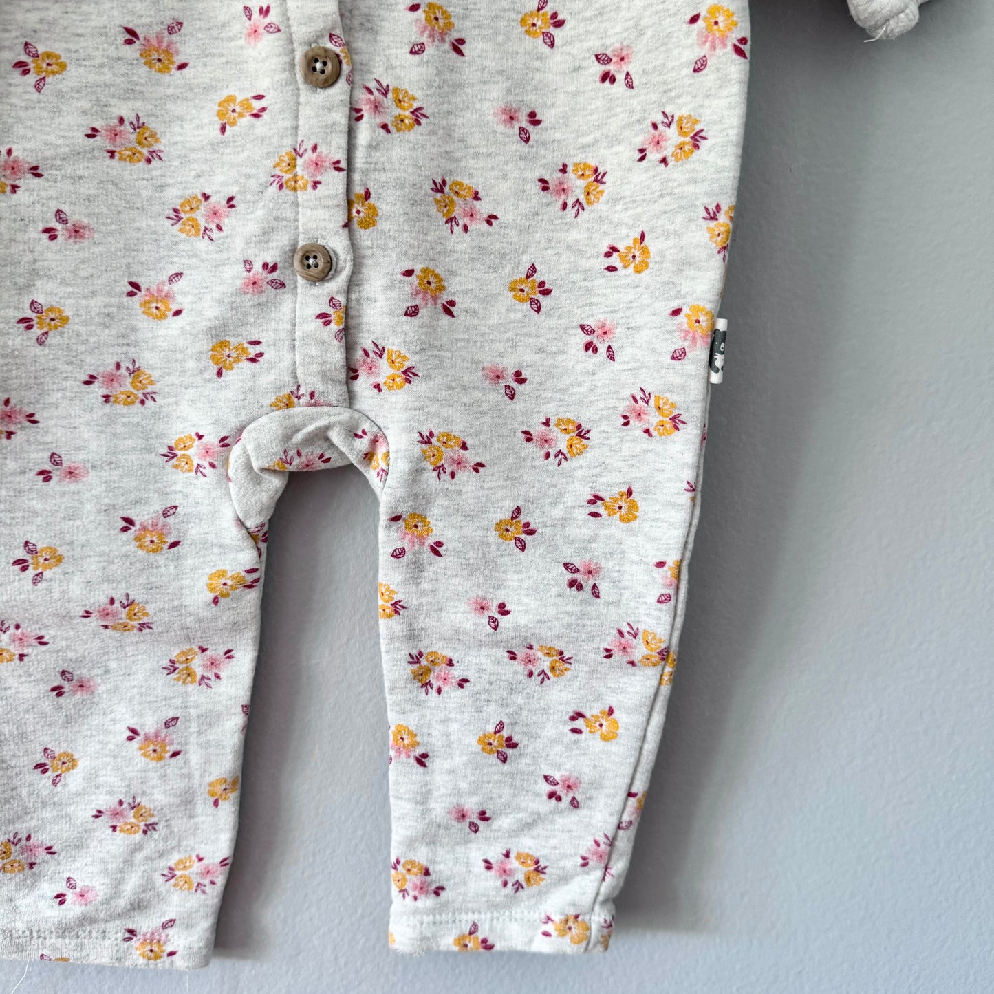 Rabbit + Bear / Light grey x floral crew romper / 6-9M