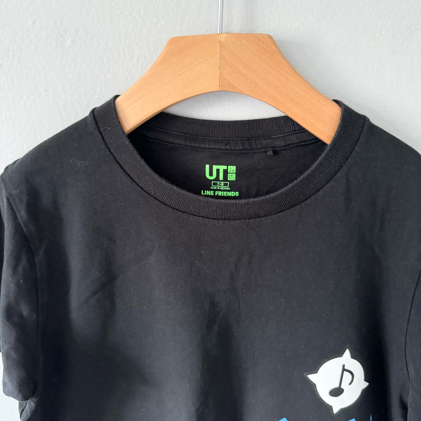 Uniqlo / Line friends T-shirt / 7-8Y