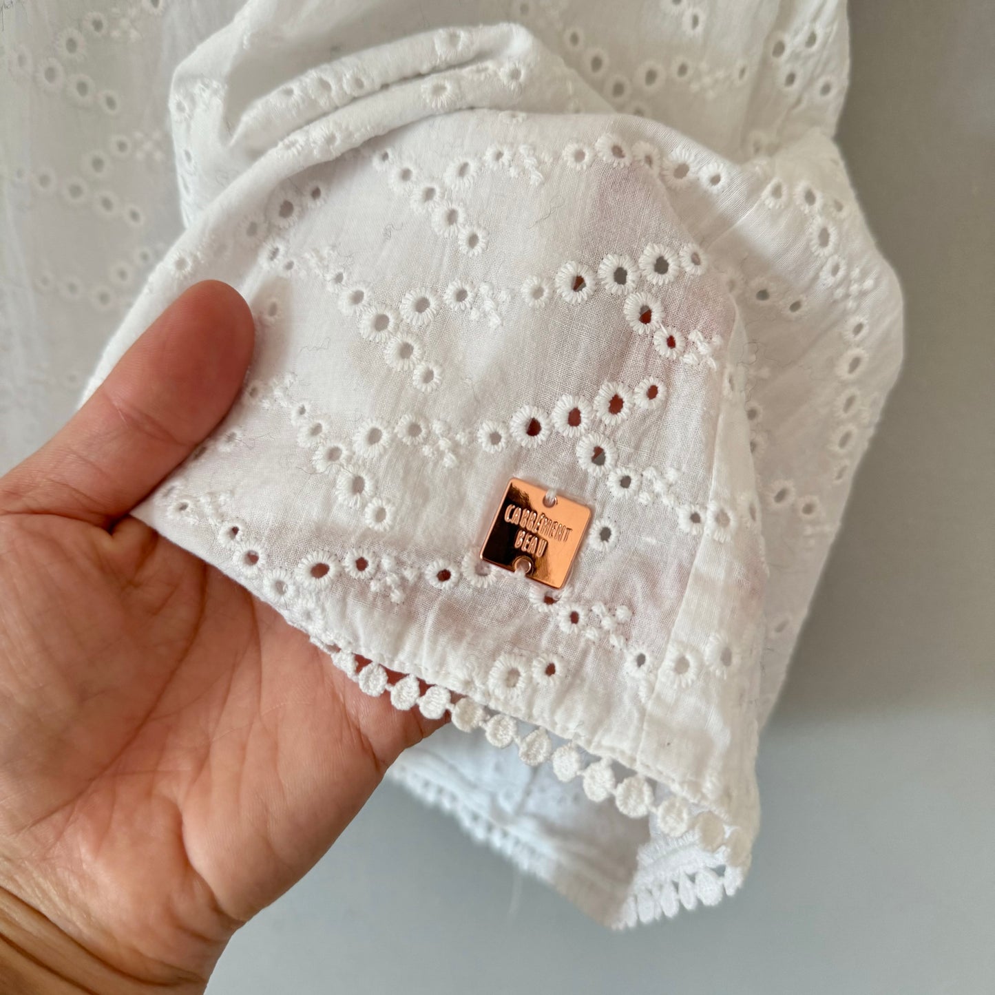 Carrement Beau / White eyelet dress / 12M