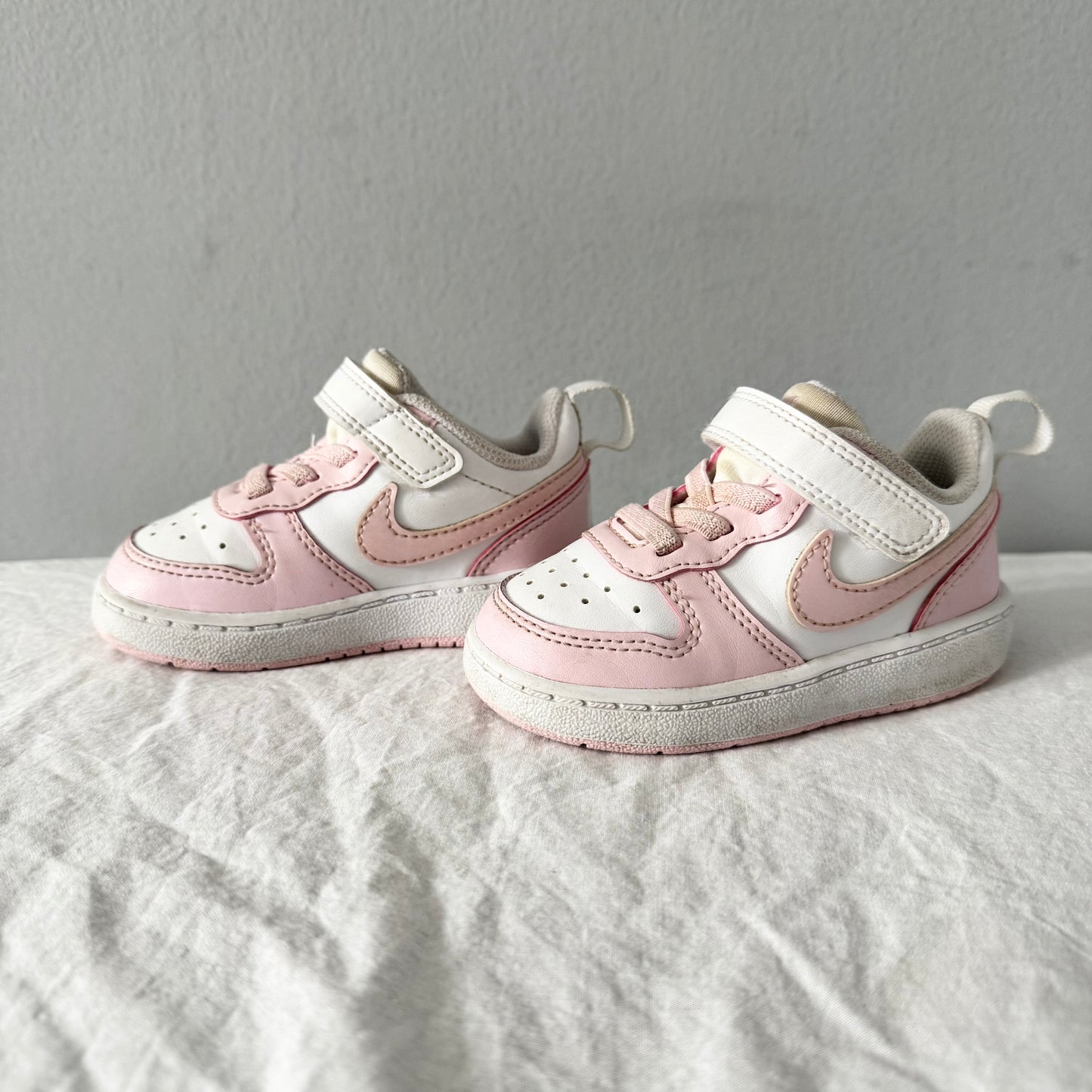 Nike / Running Shoes / US5