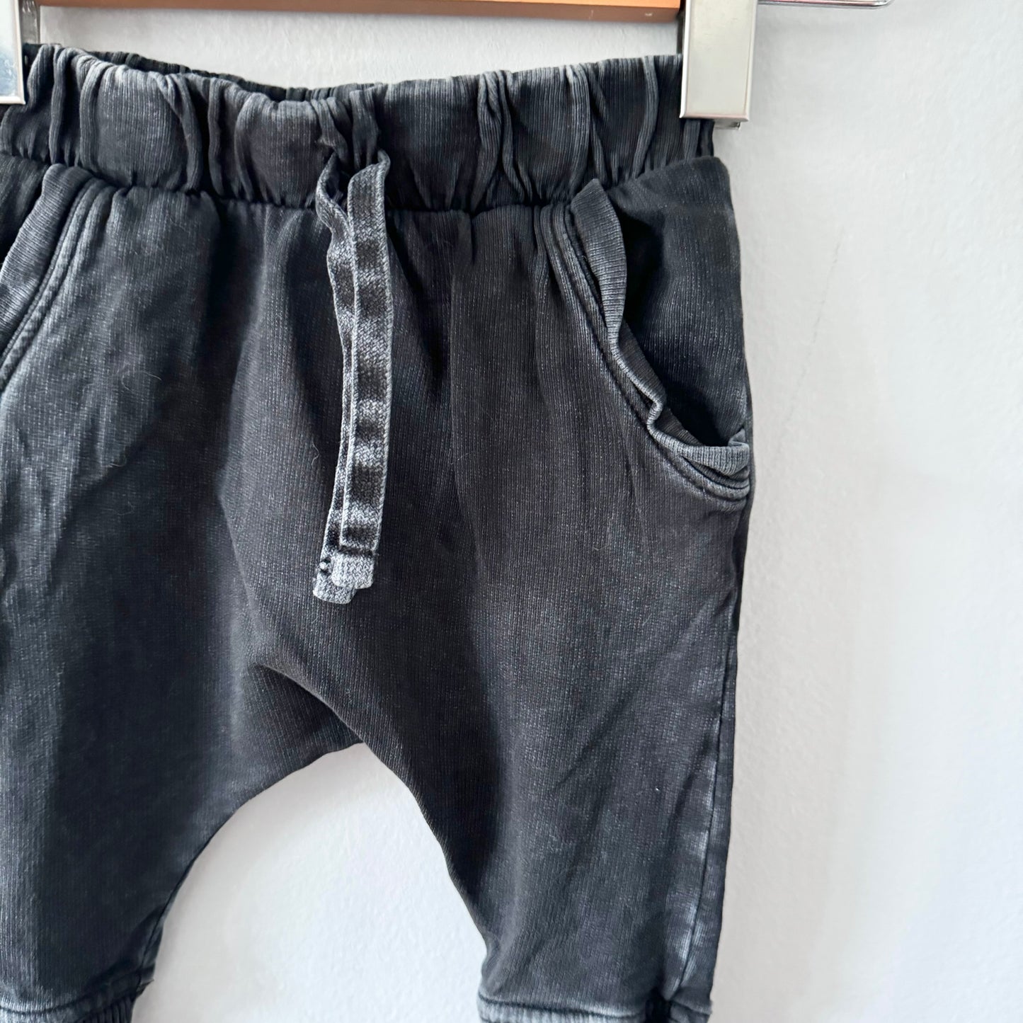 Stem / Black sweatpants / 6M