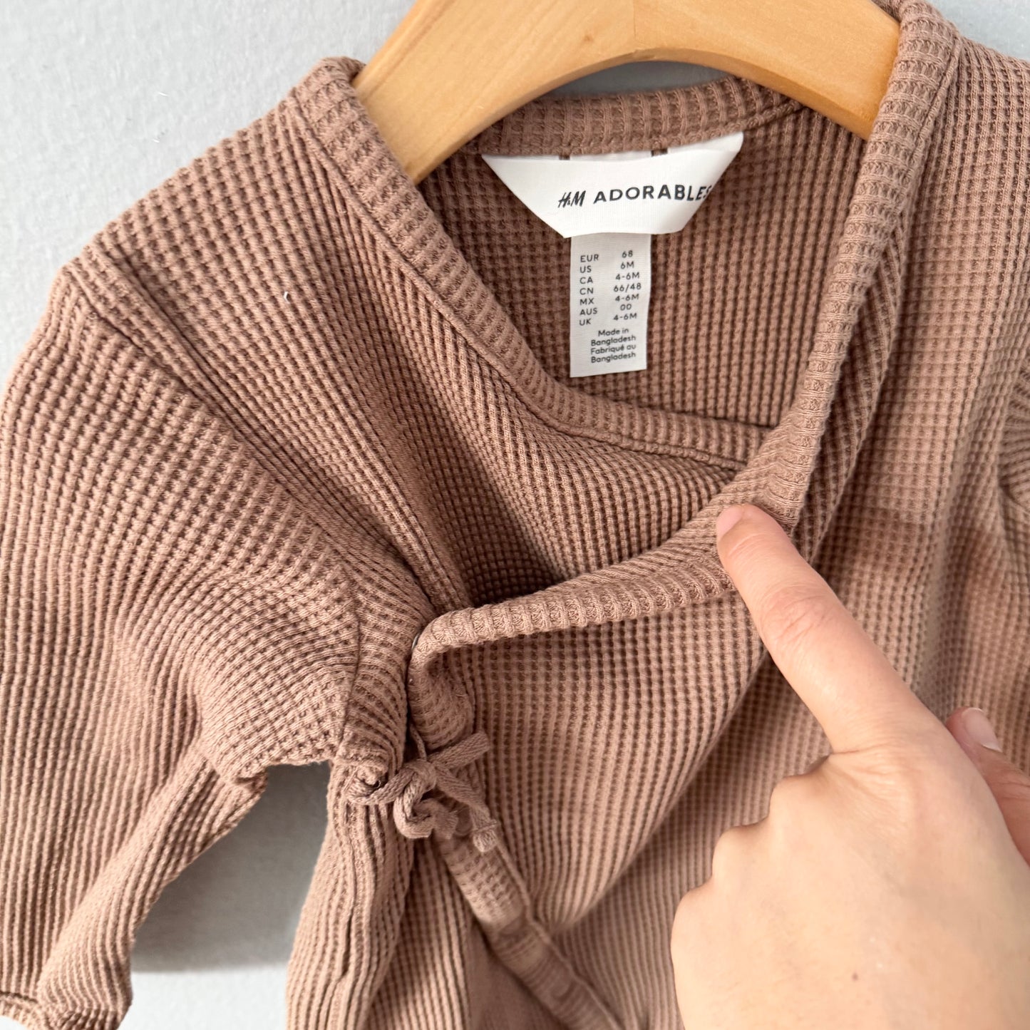 H&M / Grenouillère manches longues gaufre marron / 4-6 mois