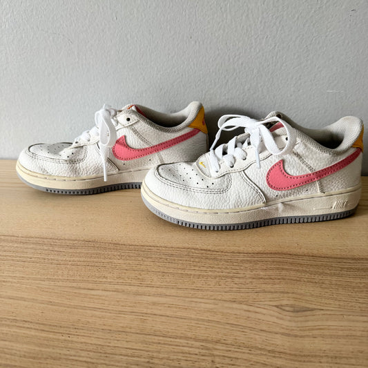 Nike / Sneaker / J1