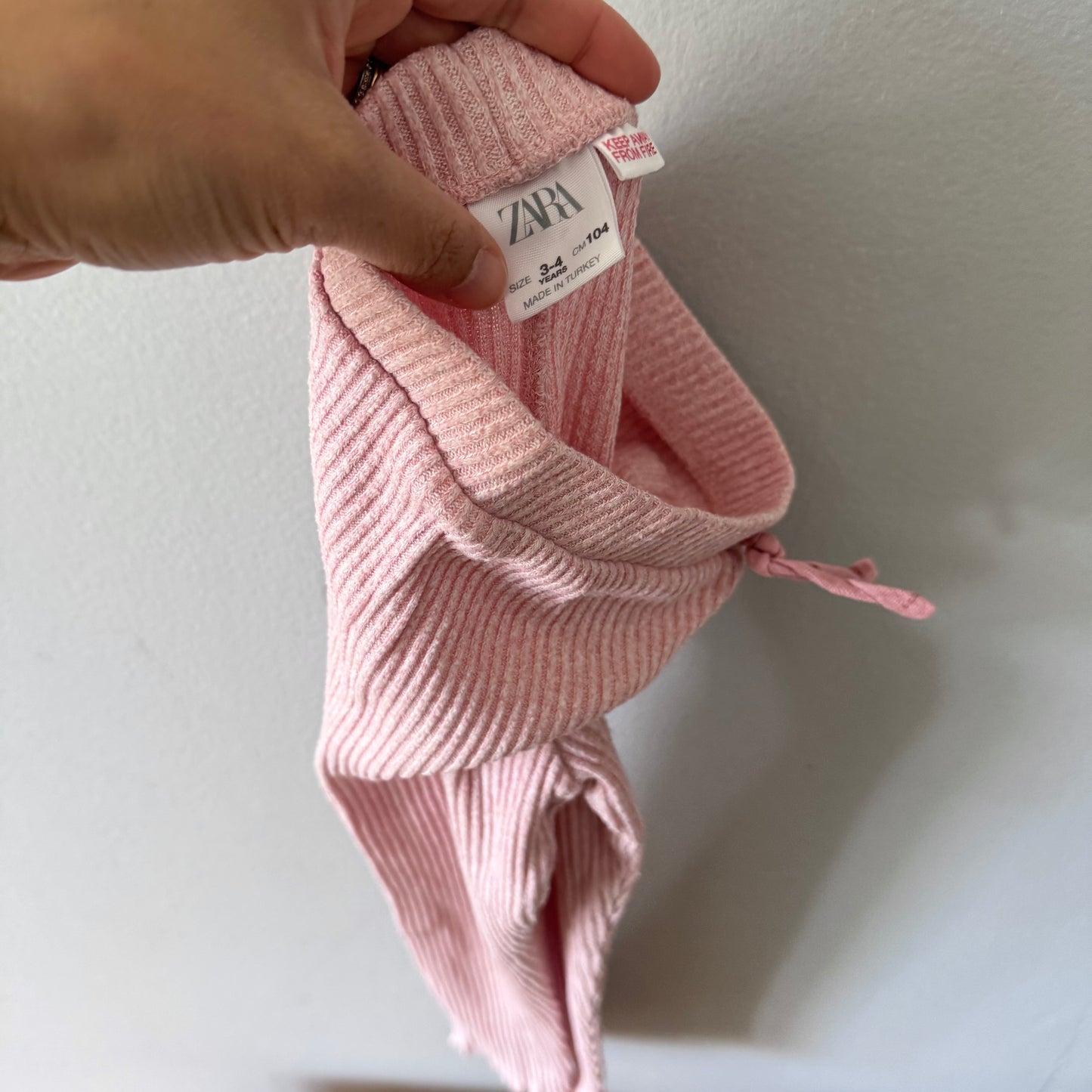 Zara / Pink ribbed knit leggings / 3-4Y
