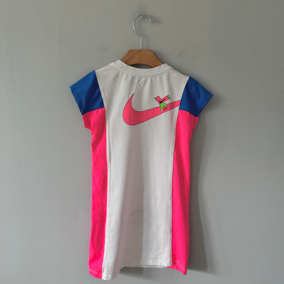 Nike / White pink blue tee dress - athletic cut/ 6Y