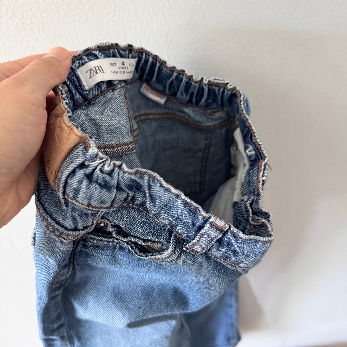 Zara / Straight denim / 4Y