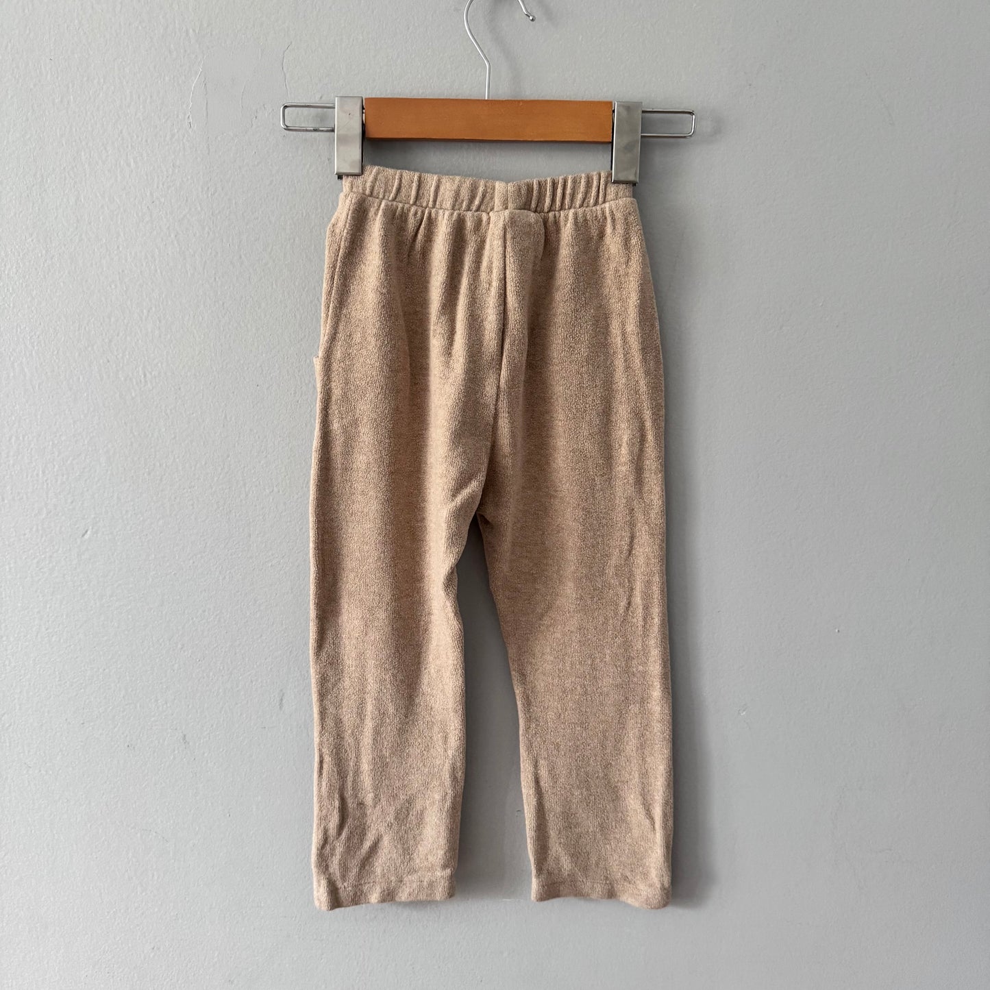 Zara / Beige soft pants / 4-5Y