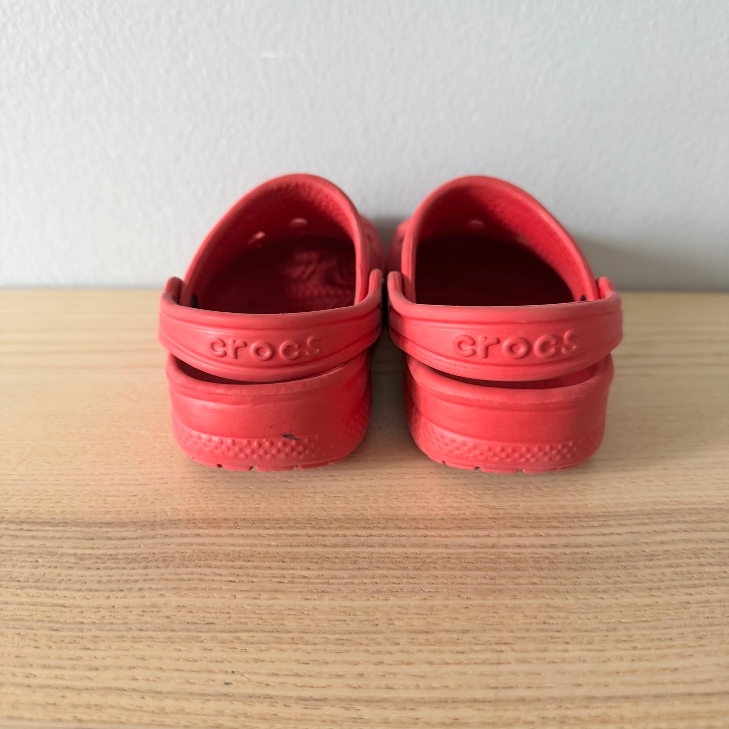 Crocs / Sandales rouges / US6-7