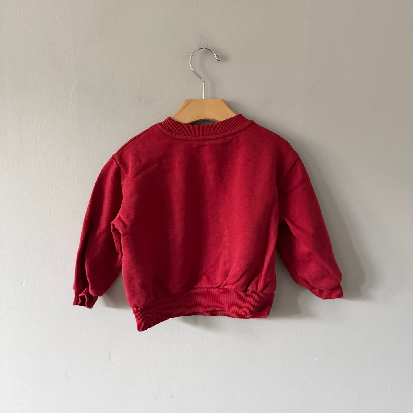 H&M / Red Snoopy sweatshirt / 18-24M