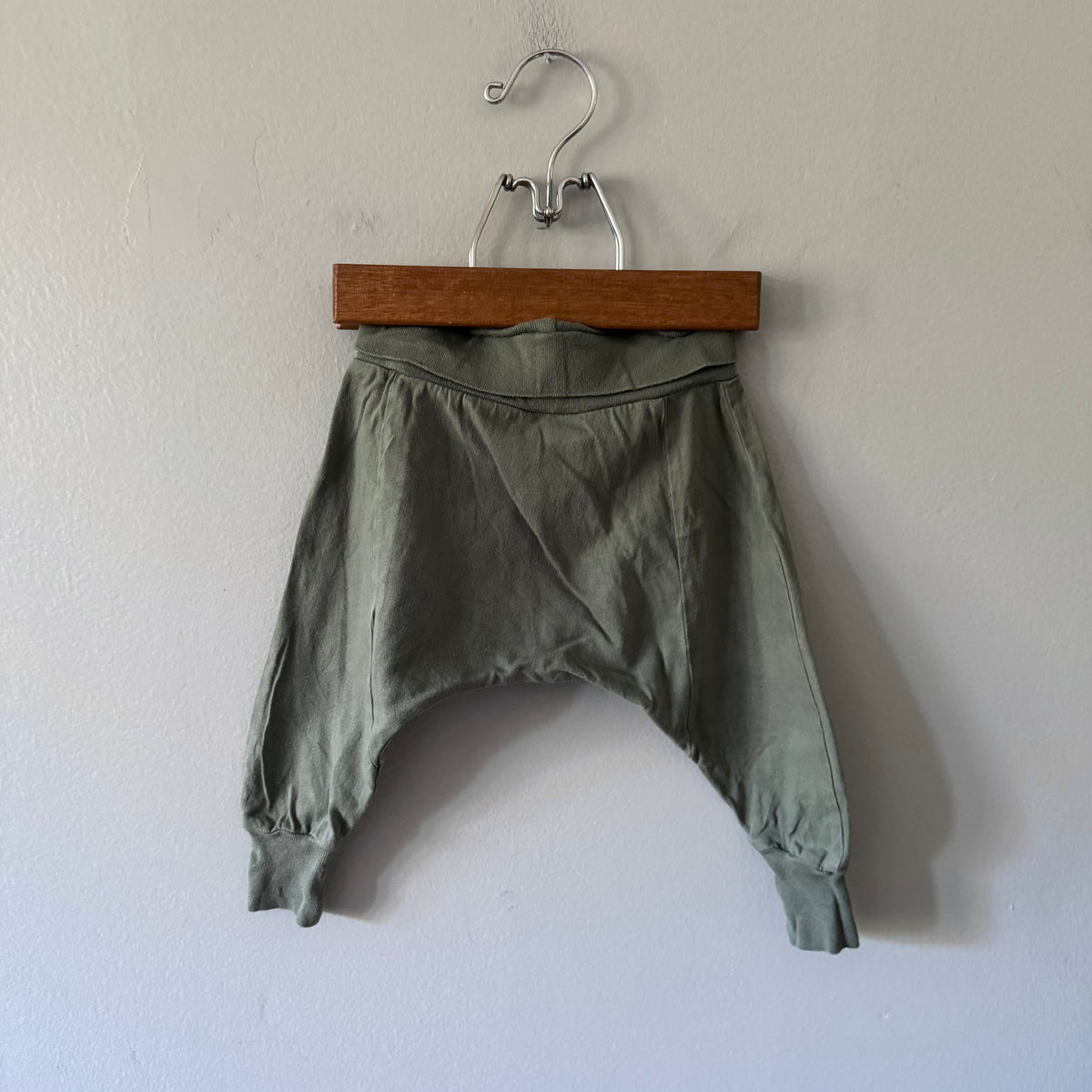 Mini mioche / Khaki harem pants / 6-12M