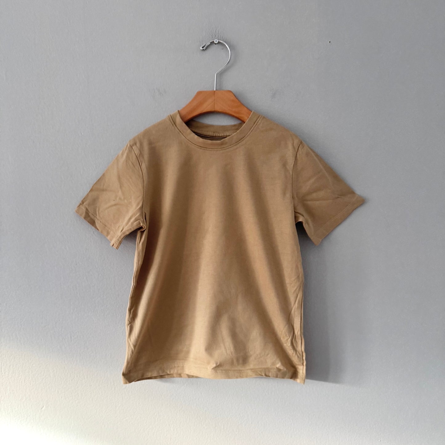 H&M / Camel brown T-shirt / 4-6Y