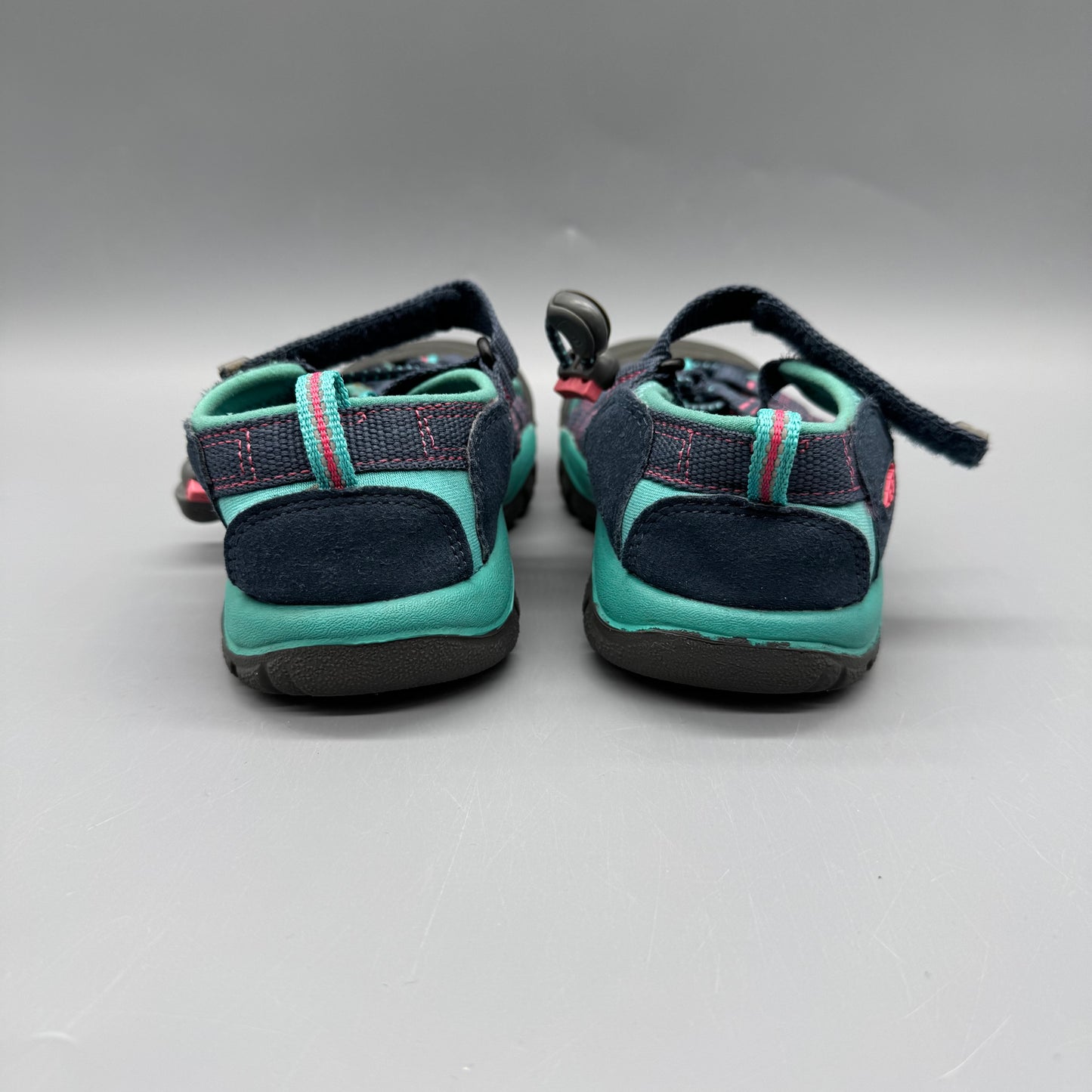 Keen / Sandals / US11
