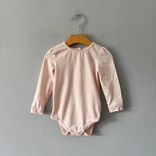 Tahari / Light pink onesie / 24M