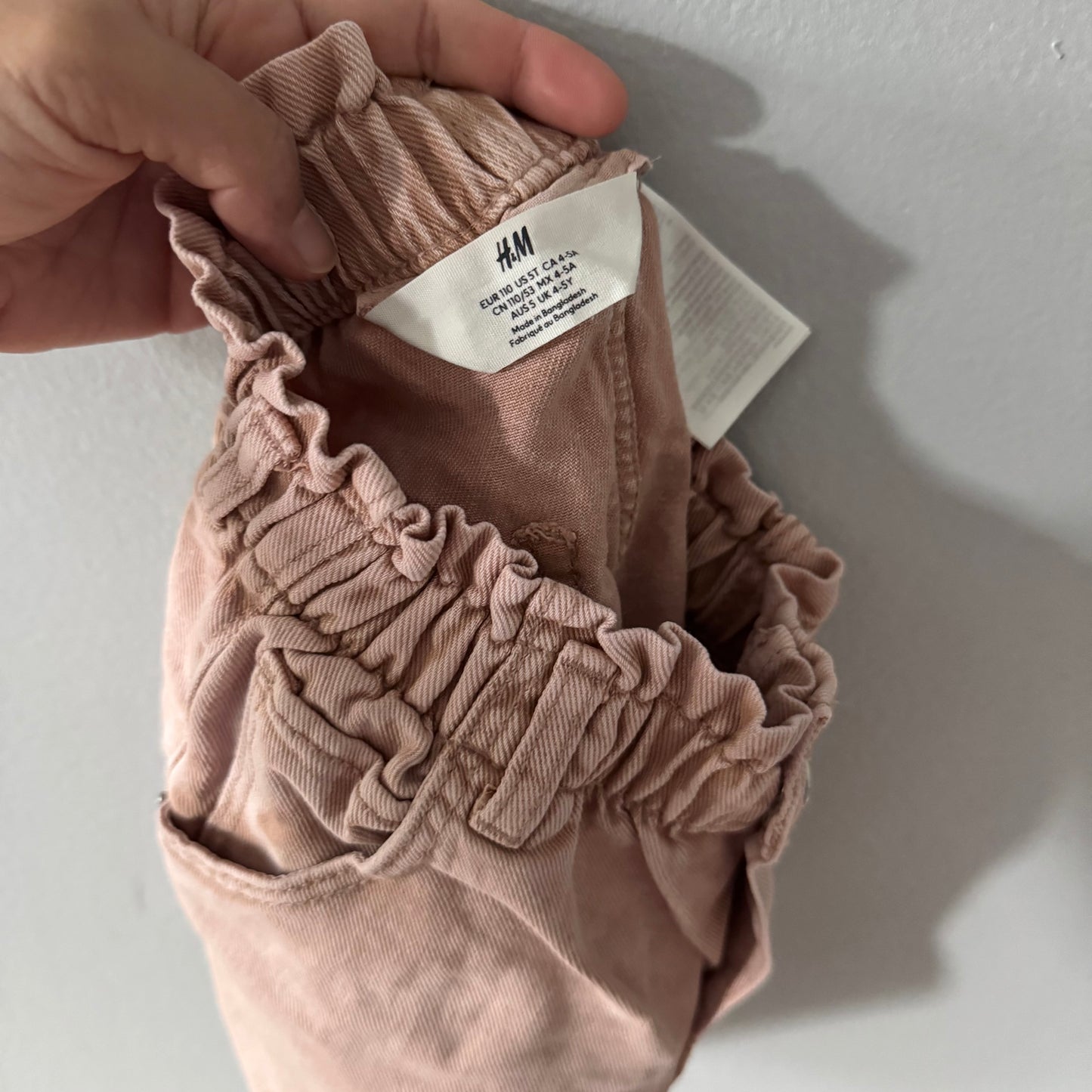 H&M / Brown denim shorts / 4-5Y