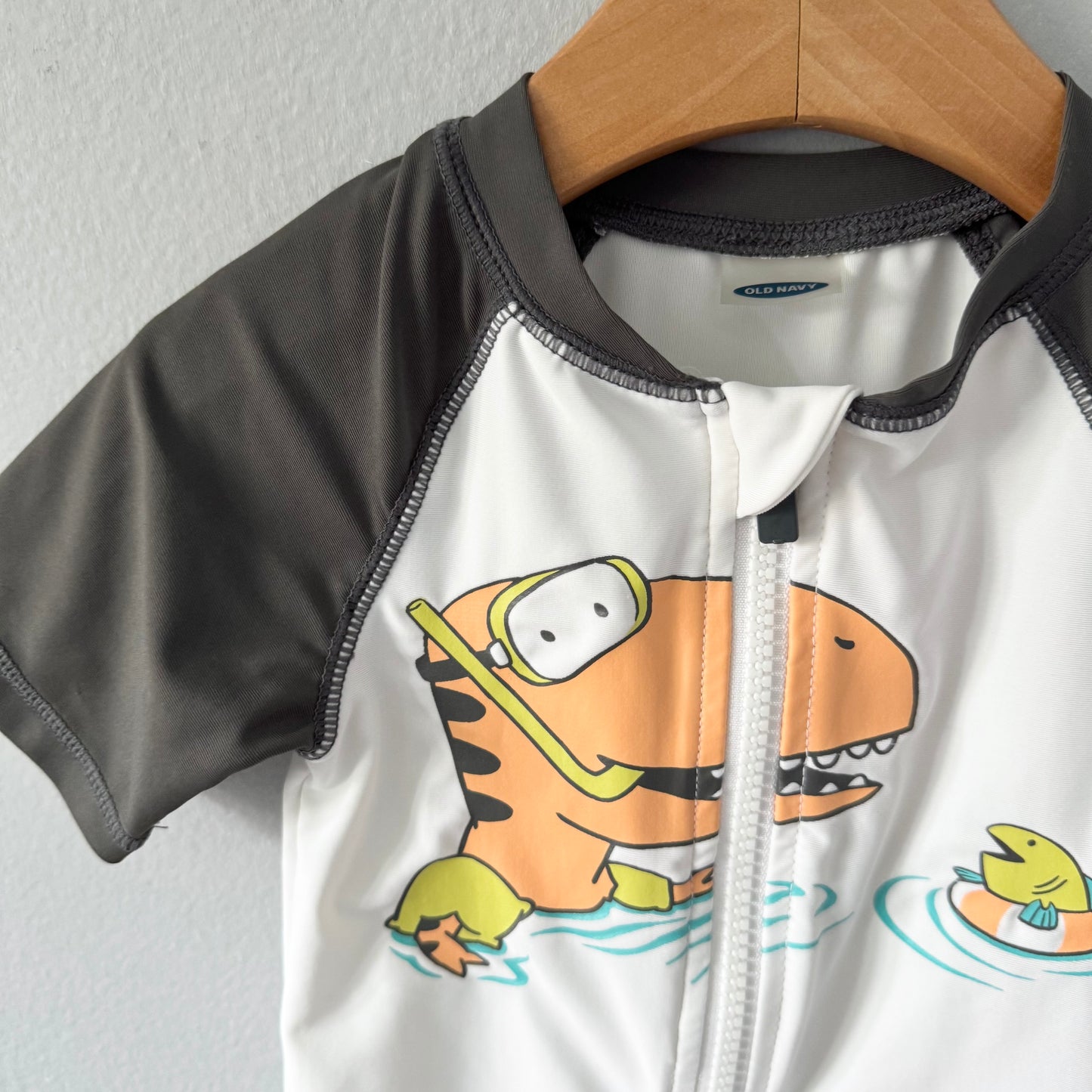 Old Navy / Anti-UV / 12-18M