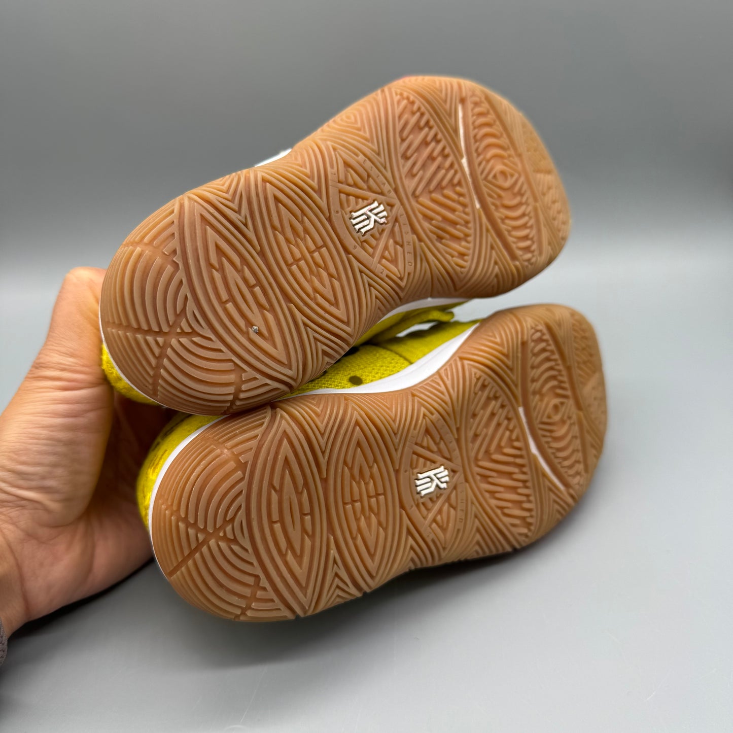 [Extremely Rare - Dead Stock] Nike / Kyrie 5 Spongebob / Running Shoes / US13
