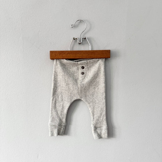 1+ in the family / Light grey ribbed leggings / 6M