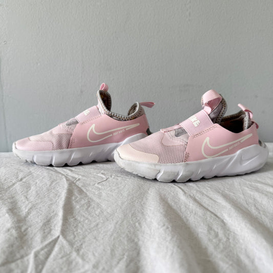 Nike / Running Shoes / US13