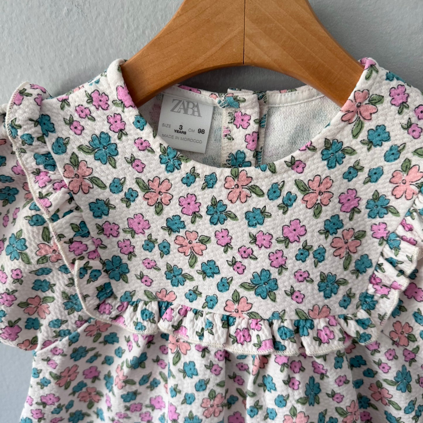 Zara / White x pink blue flower dress / 3Y
