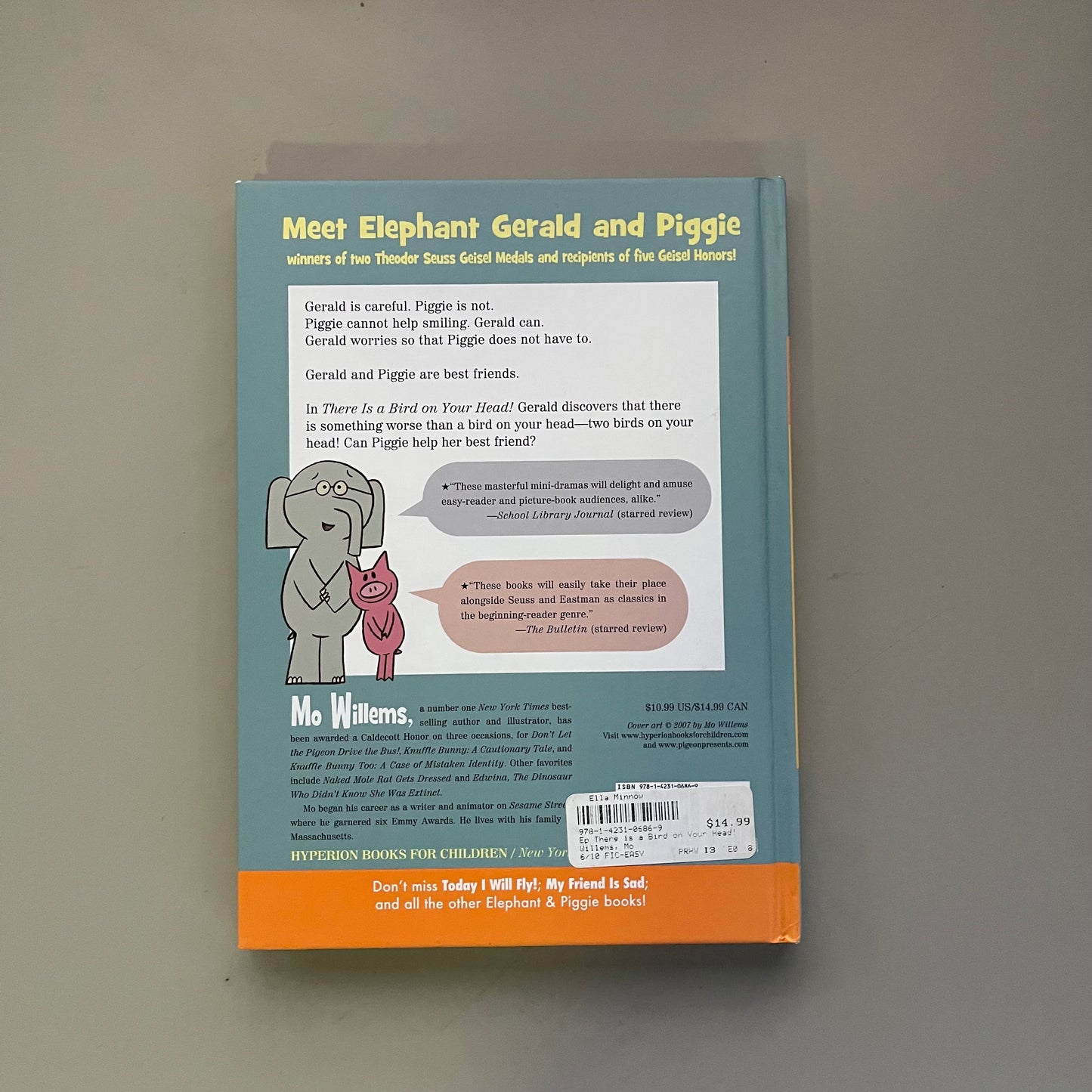 There Is a Bird on Your Head! / Mo Willems