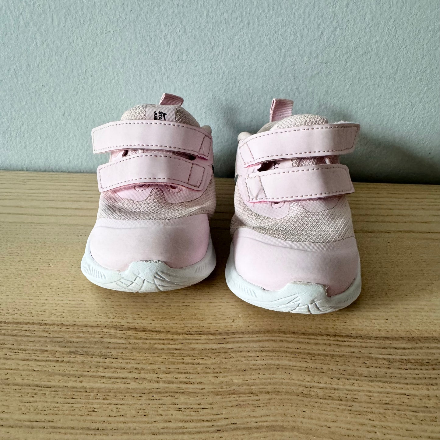 Nike / Baskets rose clair / US5
