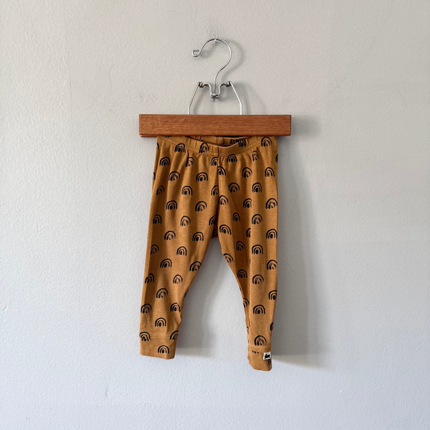 Little & Lively / Brown x black rainbow leggings / 6-9M