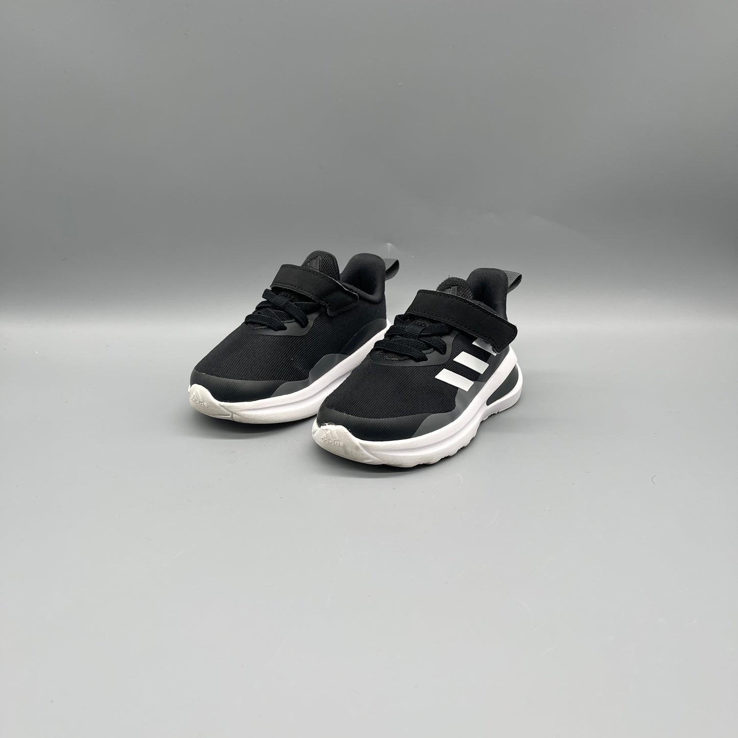 Adidas / Runner / US6