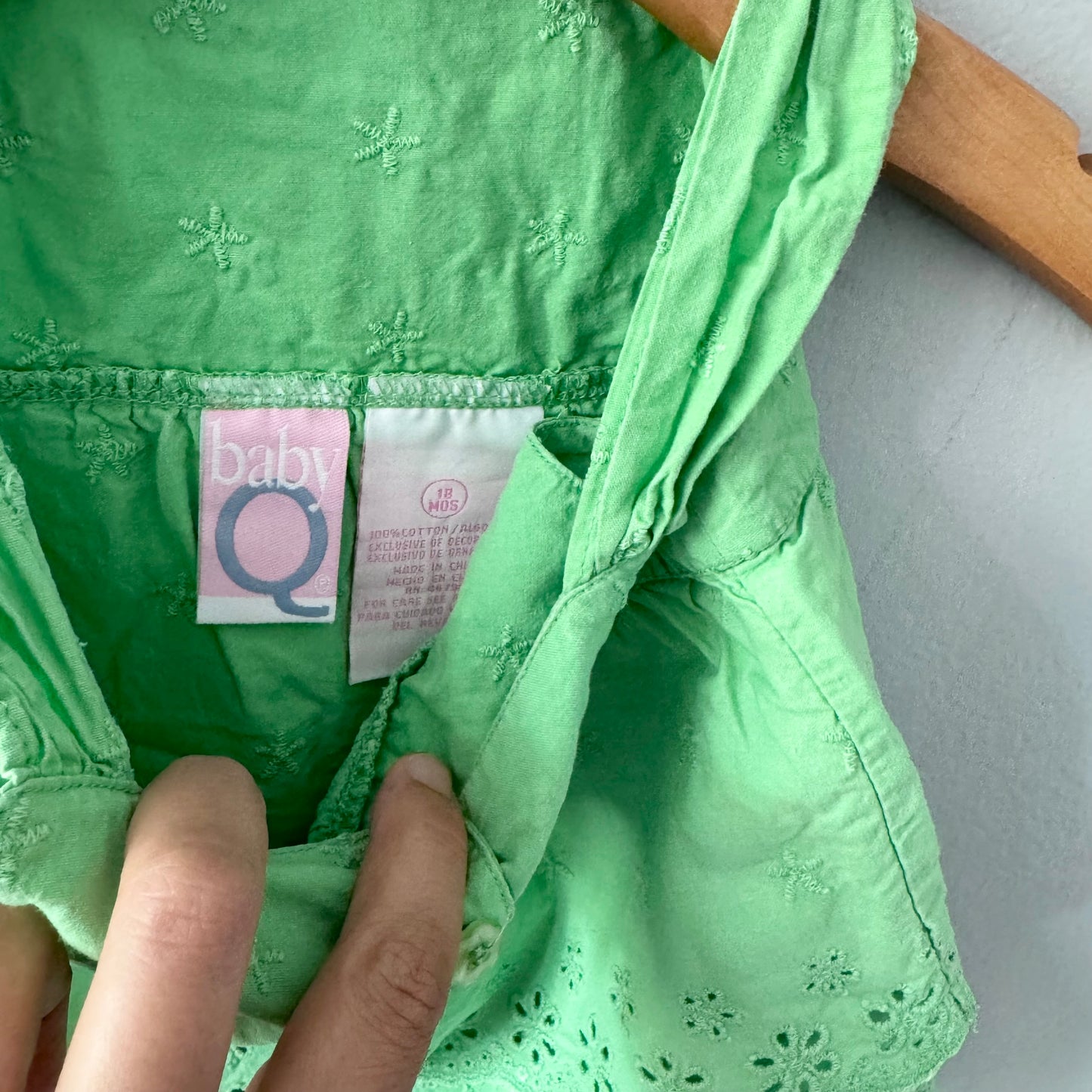 Vintage / Green eyelet cami / 18M