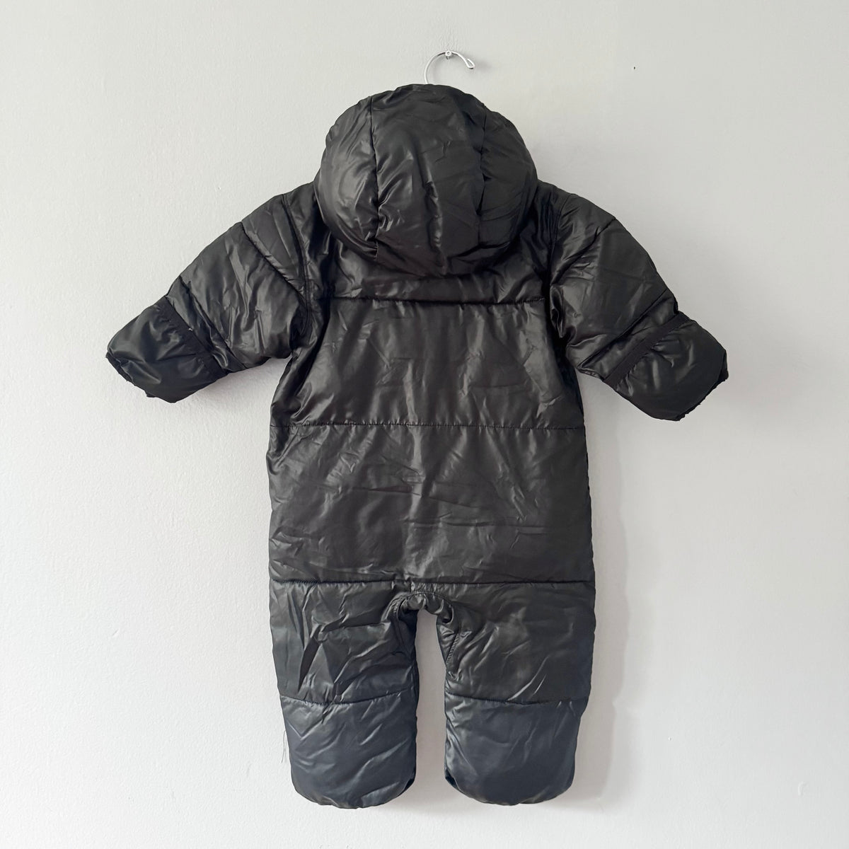 Columbia / Black snow suit / 6-12M