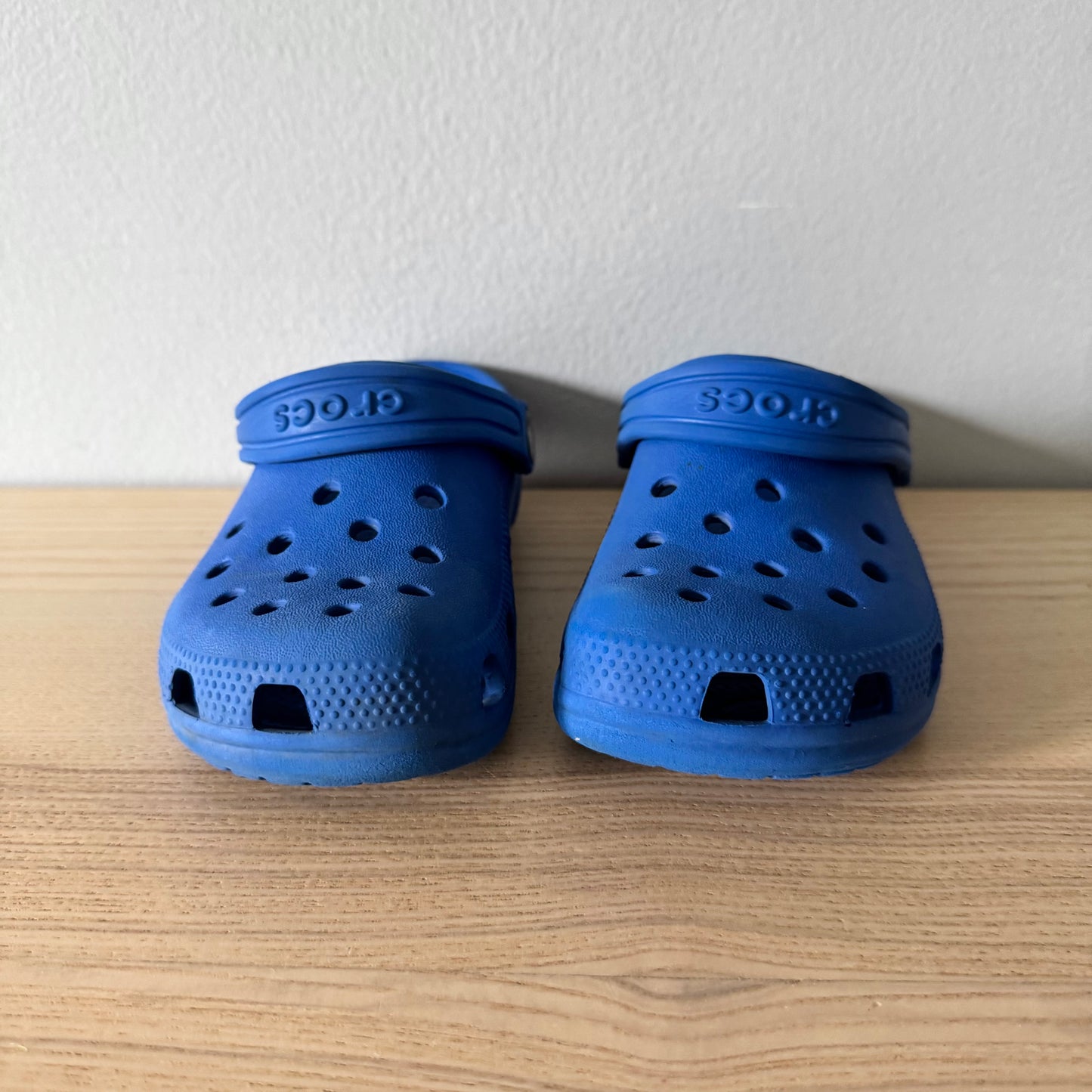 Crocs / Sandals / US12