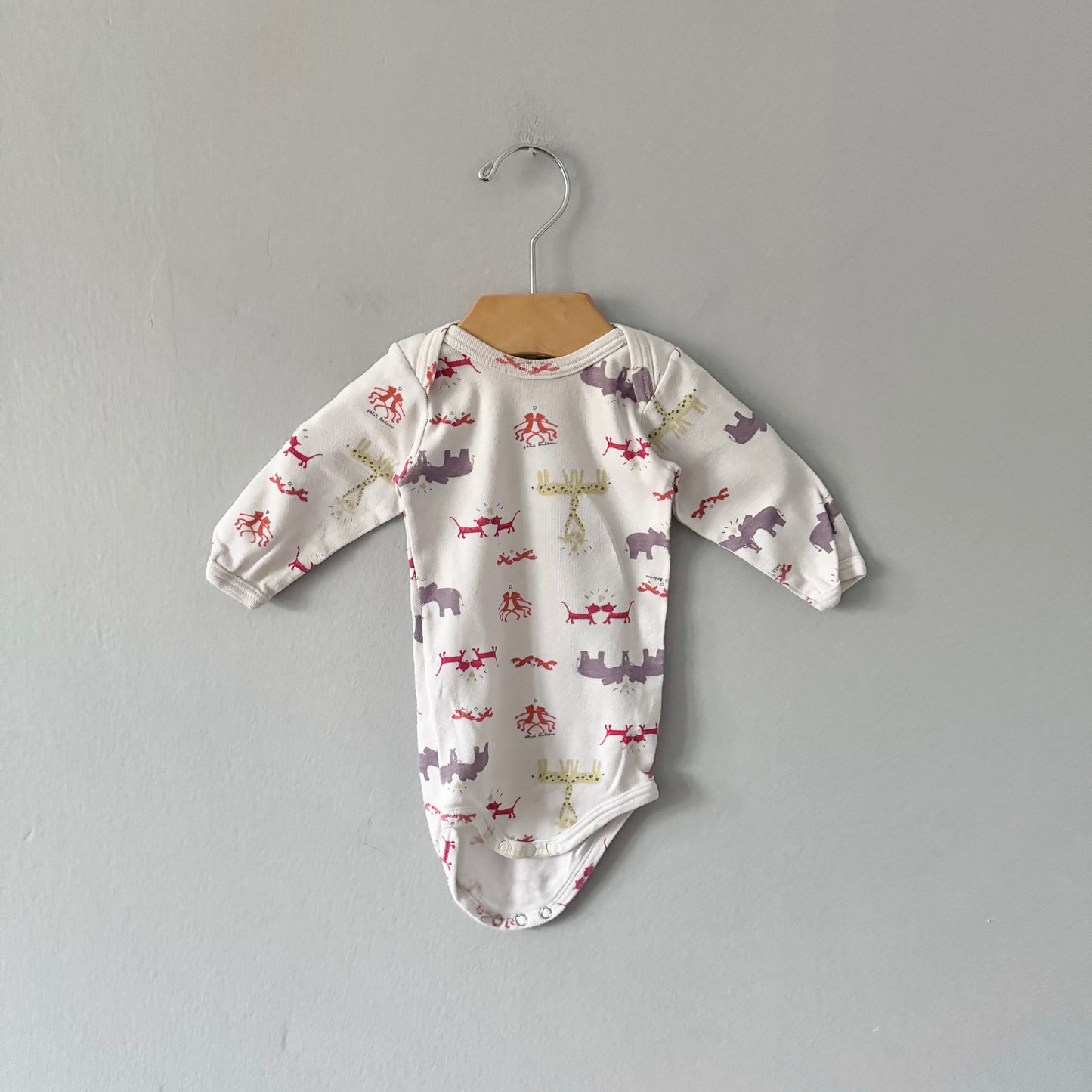 Petit Bateau / White x animal long sleeve onesie / 3M
