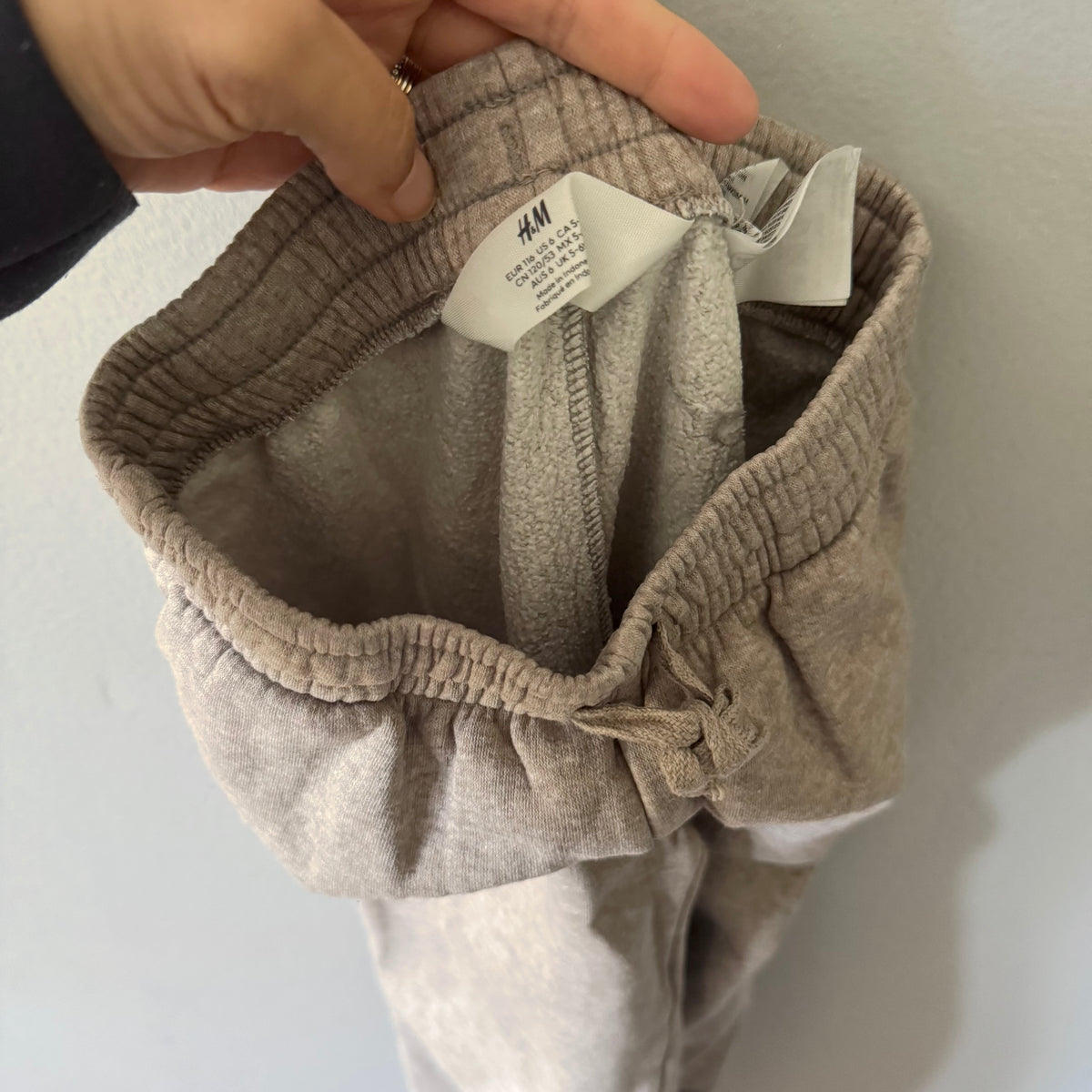 H&M / Light brown sweatpants / 5-6Y