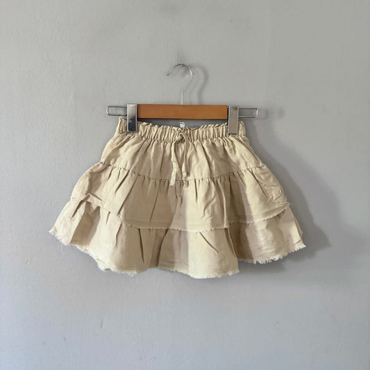 Zara / Beige skort / 11-12Y
