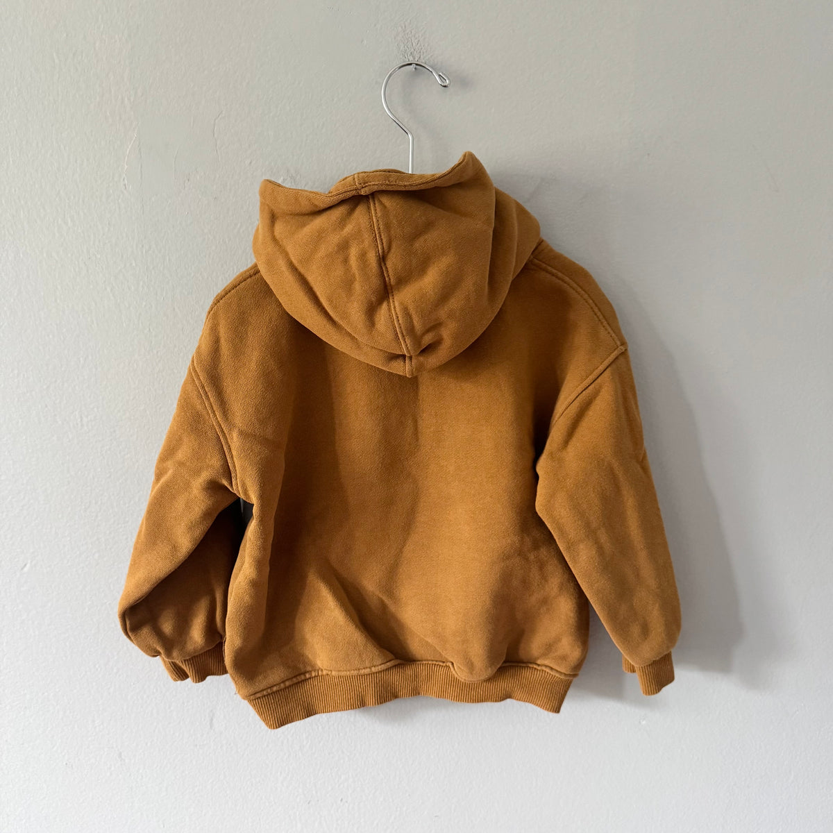 Zara / Brown winter in St. Moritz hoodie / 5Y