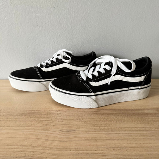 Vans / Sneaker / J3