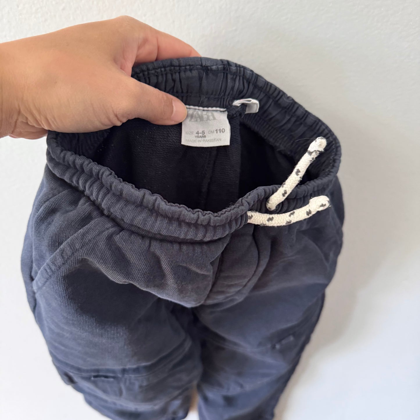 Zara / Navy sweatpants / 4-5Y