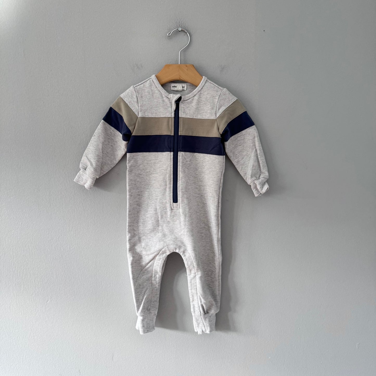 Miles the label / Light grey crew romper / 12M