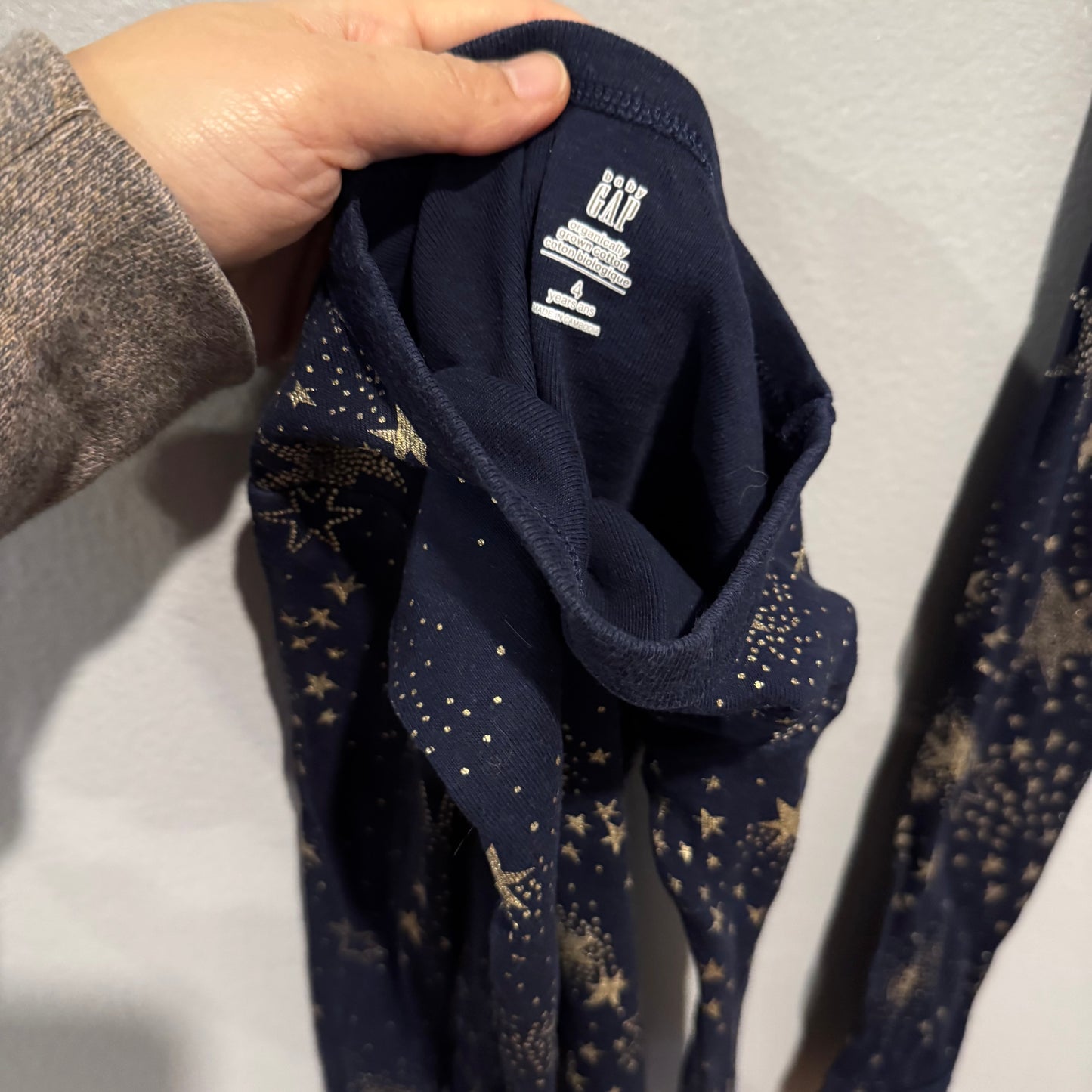 Gap	/ Black x golden star pajama set / 4Y