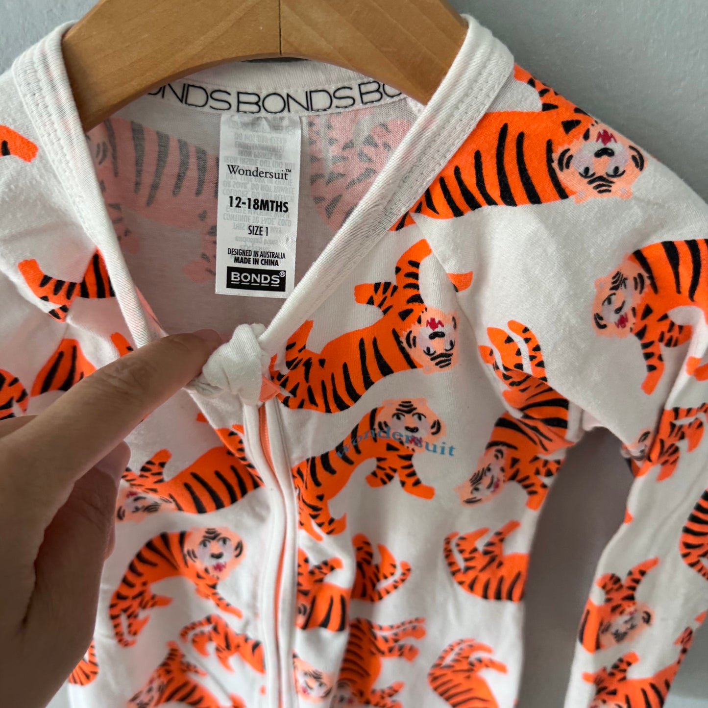 Bonds / White x tiger romper / 12-18M