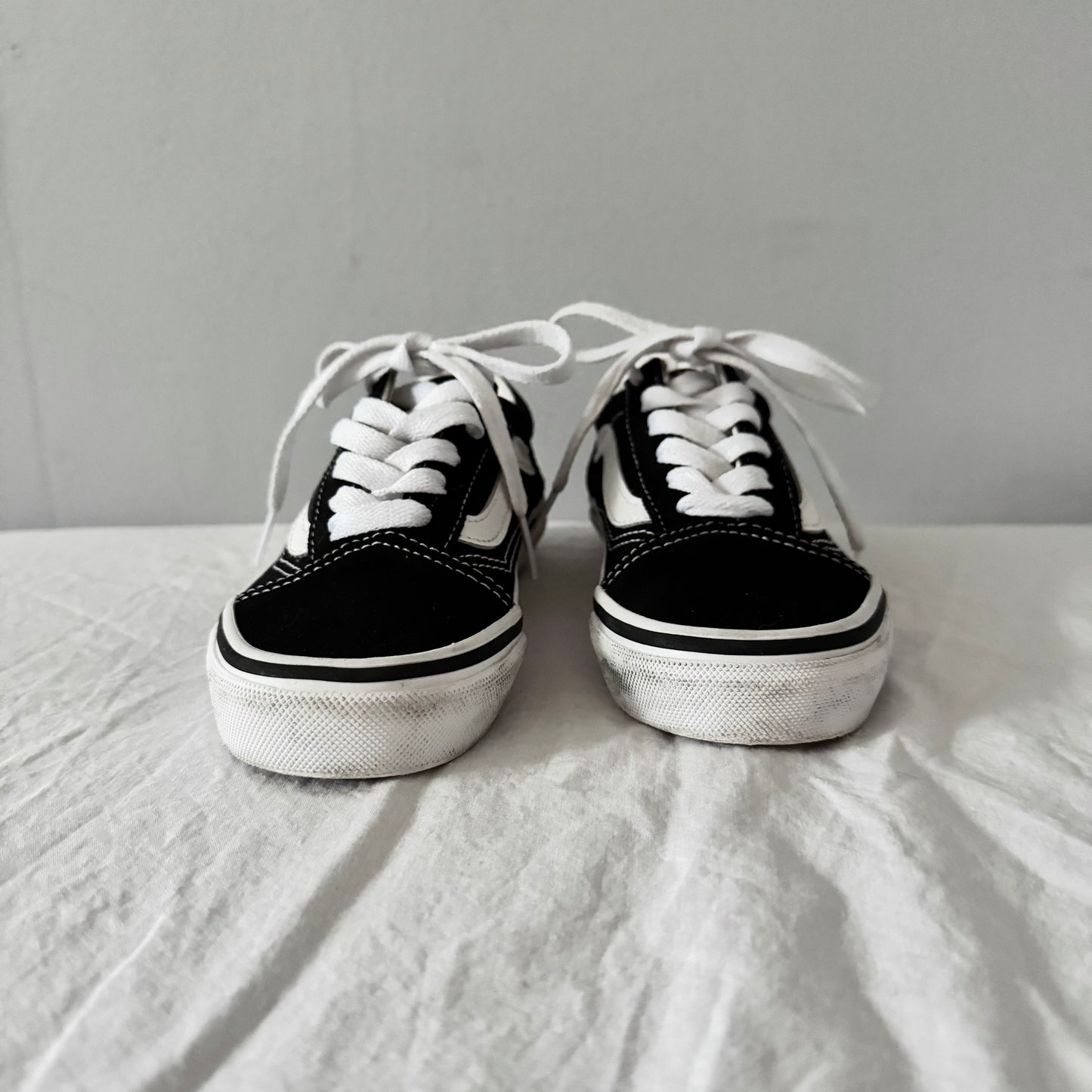 Vans / Shoes / US12