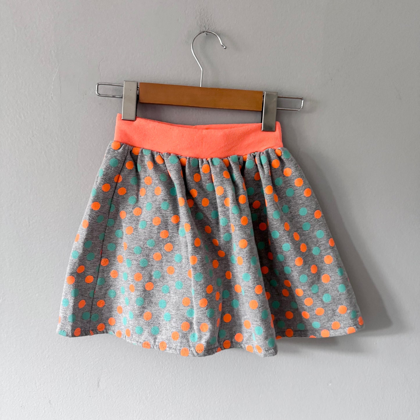 Vintage / Light grey x neon dots skirt / 6Y