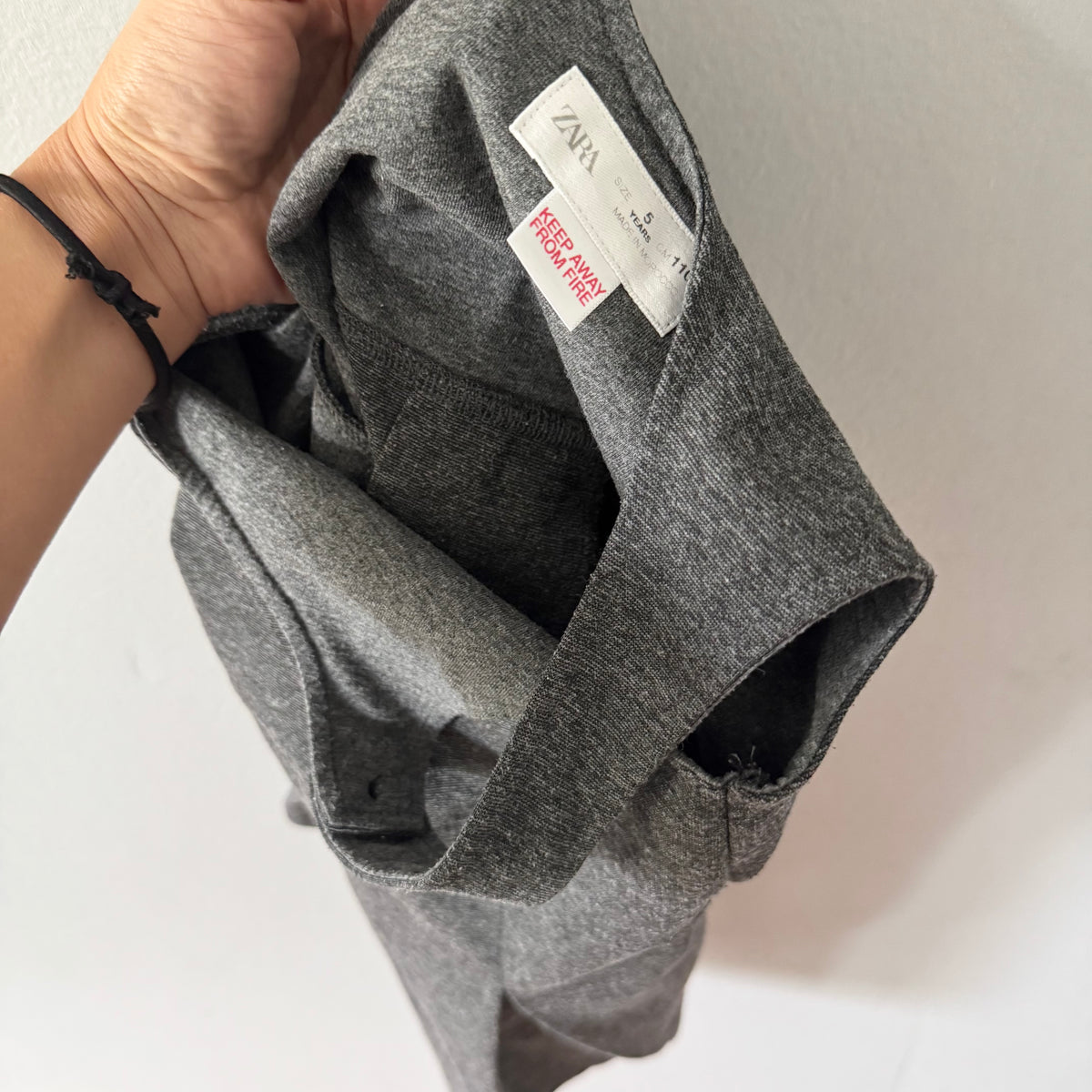 Zara / Charcoal grey jumper skirt / 5Y